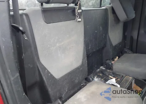 2020 Toyota Tacoma Sr V6 z USA, uszkodzony, nr VIN 3TYSZ5AN4LT001356